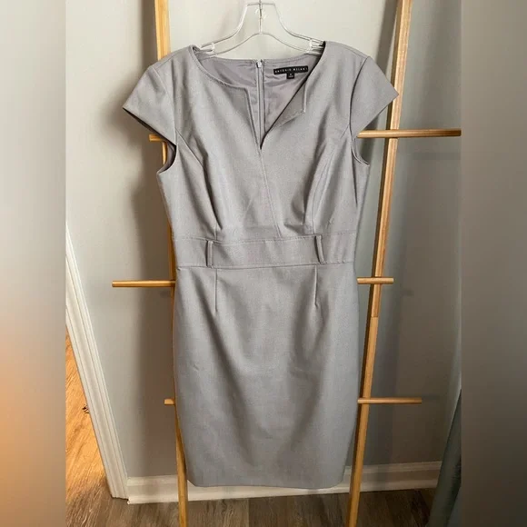 Robe Antonio Melani Marron - Taille 6, Sans Manches, Avec Ceinture, Occasion Très Bon état